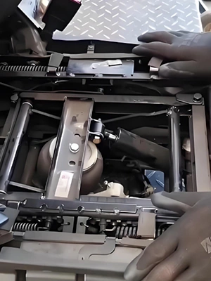 Damped gas springs for automotive seats 